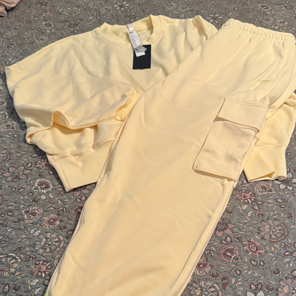 Fabletics Yellow Sweatshirt and Joggers Set